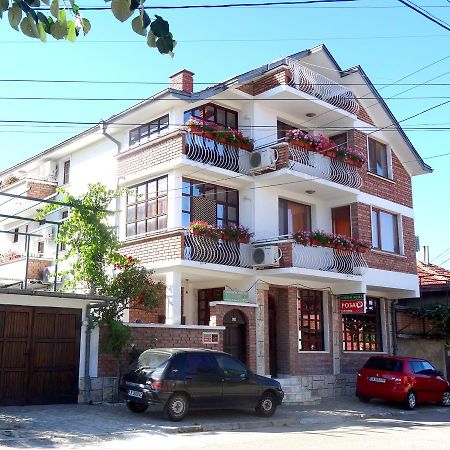 Family Hotel Rose Павел-Баня Екстер'єр фото